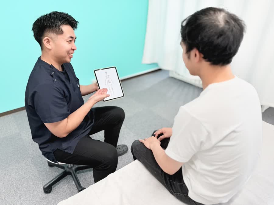 タブレットを使った丁寧なカウンセリング